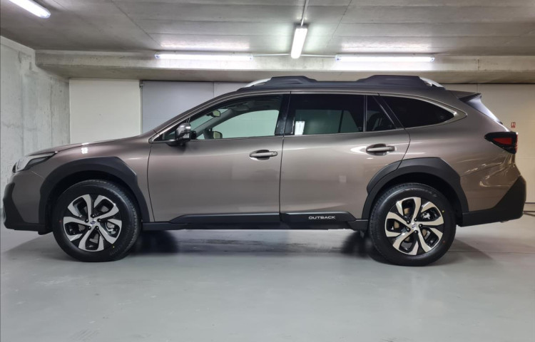 Subaru Outback 2,5 TOURING  CVT ihned k dodání