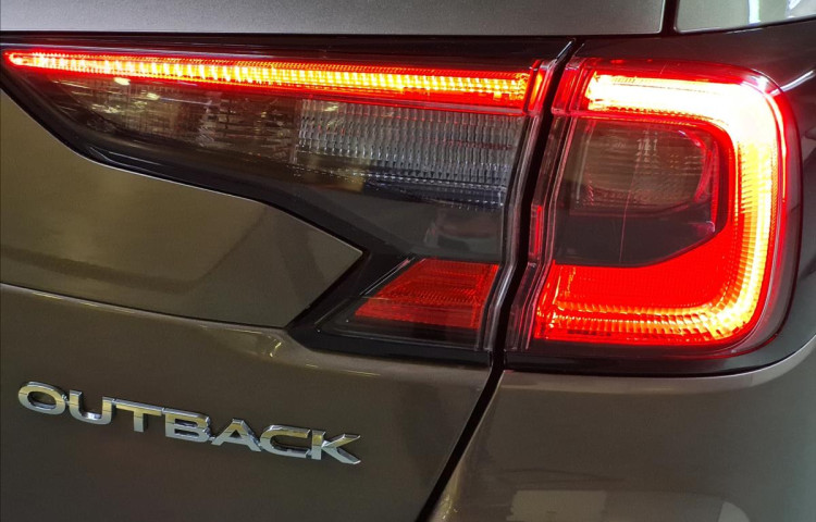 Subaru Outback 2,5 TOURING