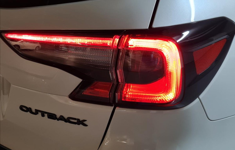 Subaru Outback 2,5 FIELD ES Lineartronic