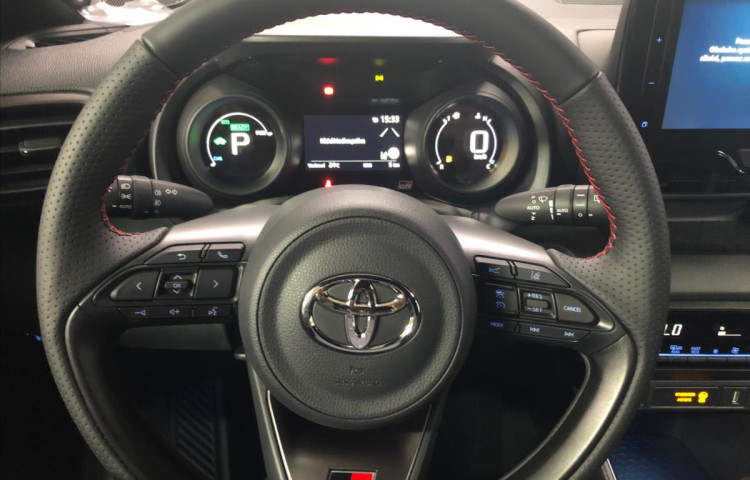 Toyota Yaris 1,5 HYBRID GR SPORT VIP