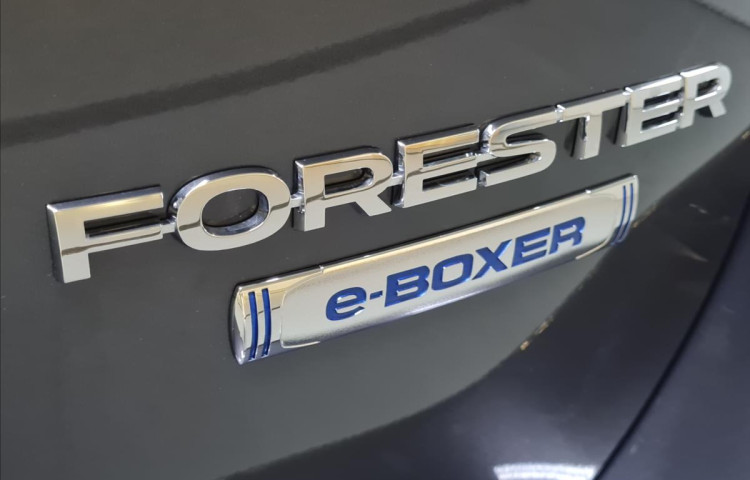 Subaru Forester 2,0 e-Boxer COMFORT NAVI ES skladový vůz