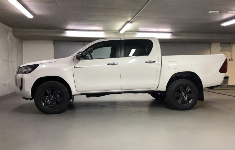 Toyota Hilux 2,8 DC AT 4x4 ACTIVE