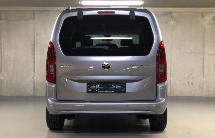 Toyota ProAce City 1,5 D-4D 8 A/T FAMILY SHORT COMFORT IHNED