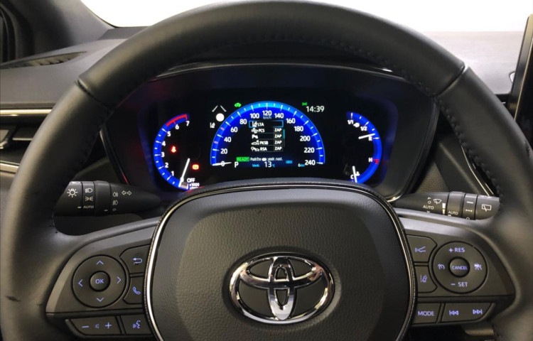 Toyota Corolla 1,8 K odběru IHNED  Comfort Tech - Hybrid