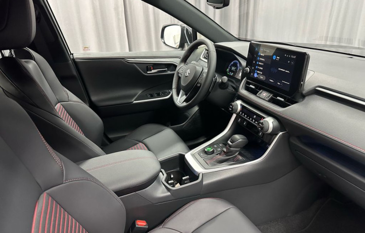 Suzuki Across 2,5 PHEV 4x4 -k odběru IHNED