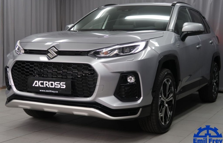 Suzuki Across 2,5 PHEV 4x4-vůz na cestě