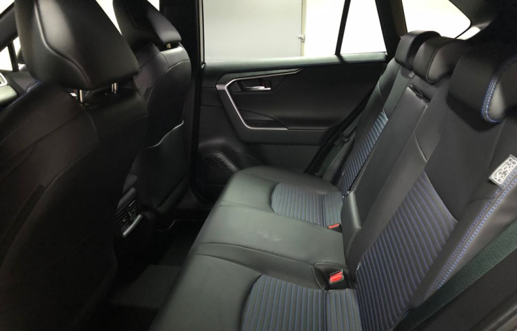 Toyota RAV 4 SELECTION  2.5 Hybrid 4x4