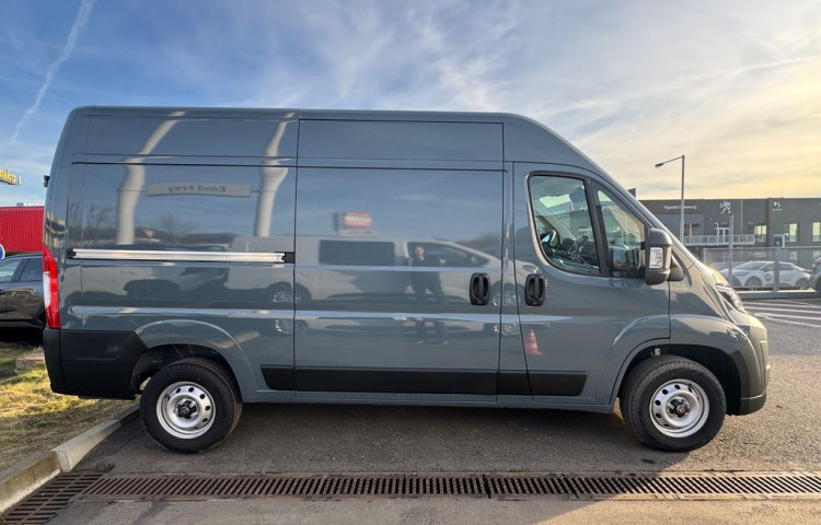 Toyota ProAce Active 3,5t L2H2 2,2 D 140k Mu