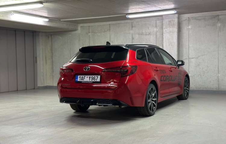 Toyota Corolla GR SPORT Dynamic 1.8 Hybrid