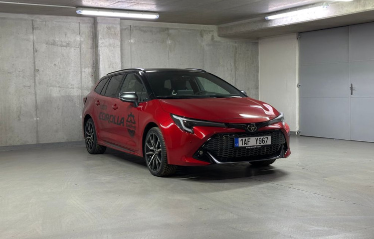 Toyota Corolla GR SPORT Dynamic 1.8 Hybrid
