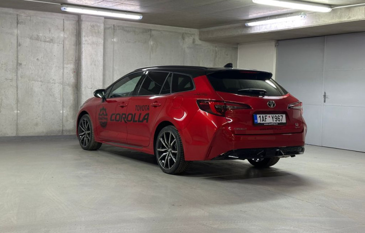Toyota Corolla GR SPORT Dynamic 1.8 Hybrid