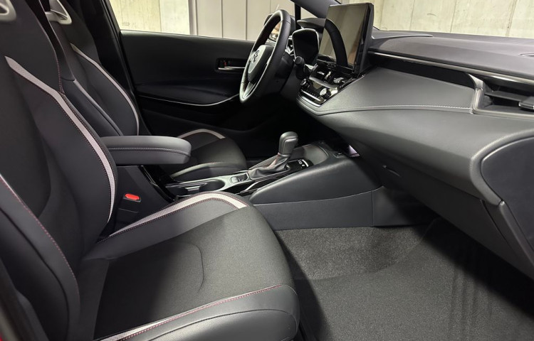 Toyota Corolla GR SPORT Dynamic 1.8 Hybrid