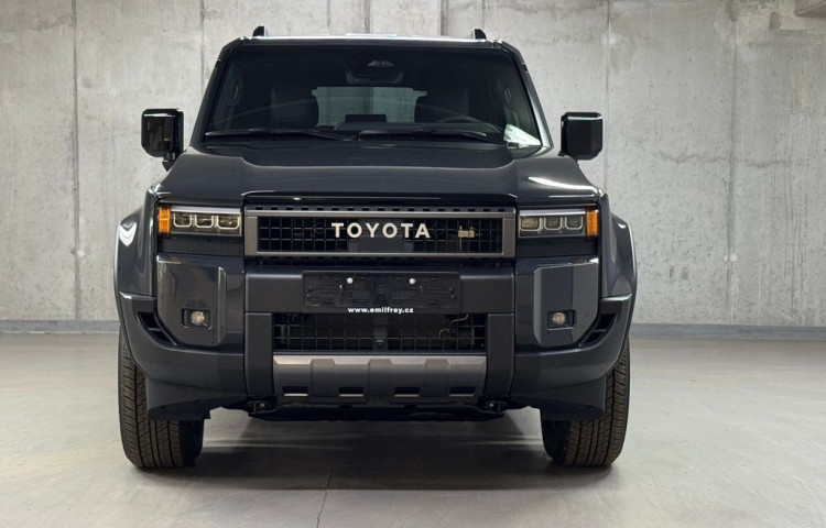 Toyota Land Cruiser 2.8 D-4D 204 k Invincible AT