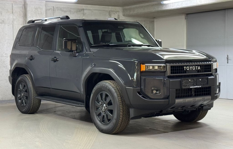 Toyota Land Cruiser 2.8 D-4D 204 k Invincible AT