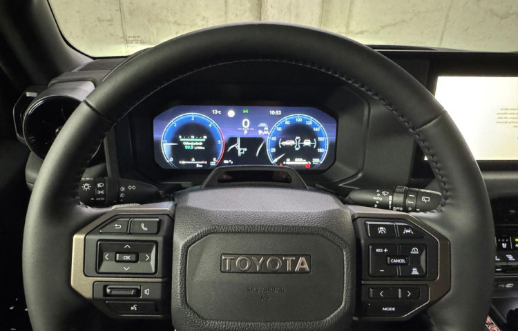 Toyota Land Cruiser 2.8 D-4D 204 k Invincible AT