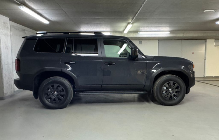 Toyota Land Cruiser 2.8 D-4D 204 k Invincible AT