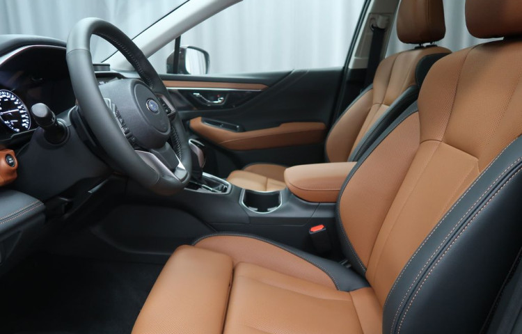 Subaru Outback TOURING 4X4. Předváděcí vůz.