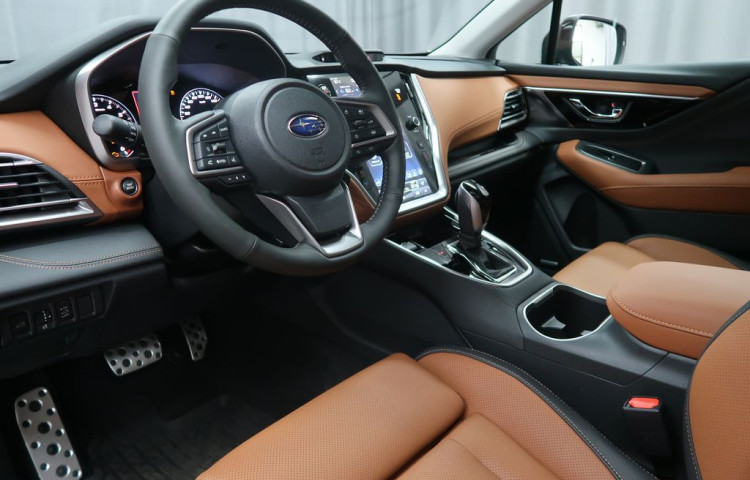 Subaru Outback TOURING 4X4. Předváděcí vůz.