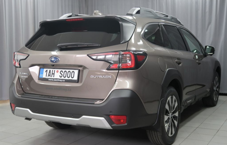 Subaru Outback TOURING 4X4. Předváděcí vůz.