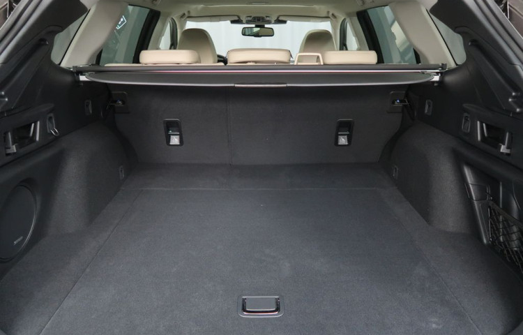 Subaru Outback TOURING + světlá kůže Nappa.