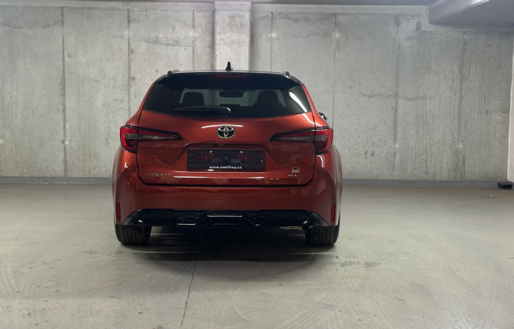 Toyota Corolla GR Sport 2.0 Hybrid e-CVT GR