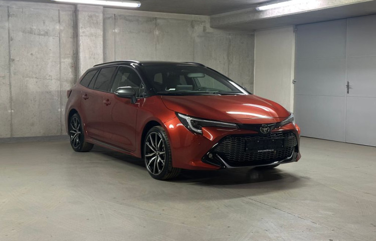 Toyota Corolla GR Sport 2.0 Hybrid e-CVT GR