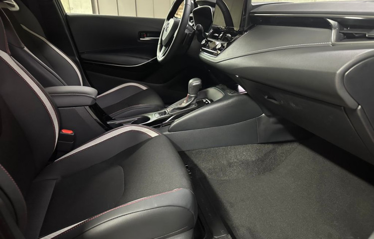 Toyota Corolla GR Sport 2.0 Hybrid e-CVT GR