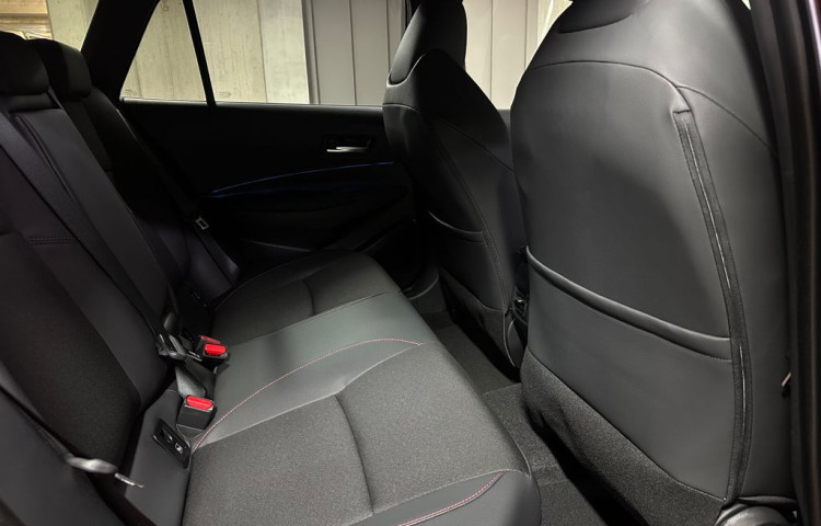 Toyota Corolla GR Sport 2.0 Hybrid e-CVT GR