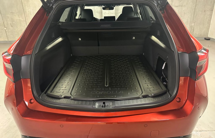 Toyota Corolla GR Sport 2.0 Hybrid e-CVT GR