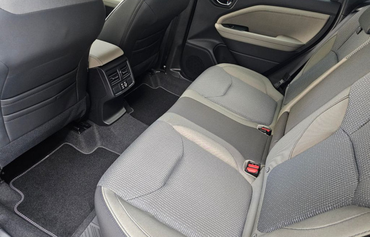 Subaru Forester 2.0ie-S ES Comfort  NAVI CVT