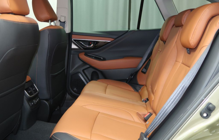 Subaru Outback TOURING+hnědá kůže. Dodání 07.