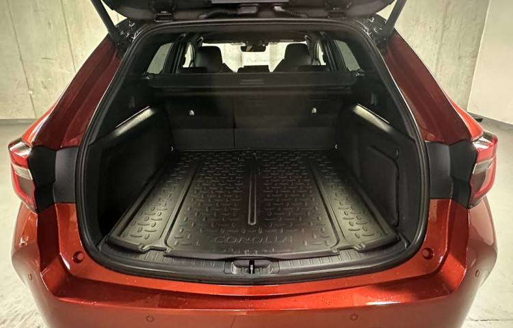 Toyota Corolla GR Sport 2.0 Hybrid e-CVT GR