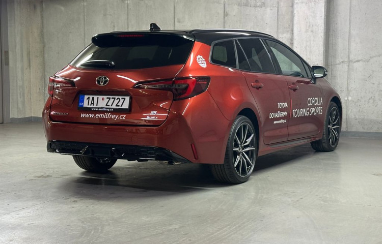 Toyota Corolla GR Sport 2.0 Hybrid e-CVT GR