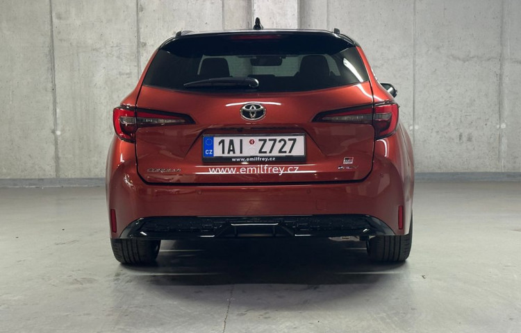 Toyota Corolla GR Sport 2.0 Hybrid e-CVT GR