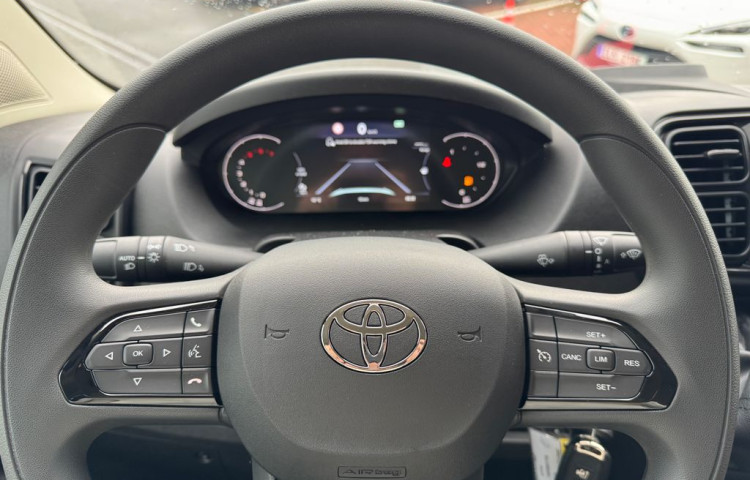 Toyota ProAce Active 3,5t L4H3 2,2 D 140k Mu