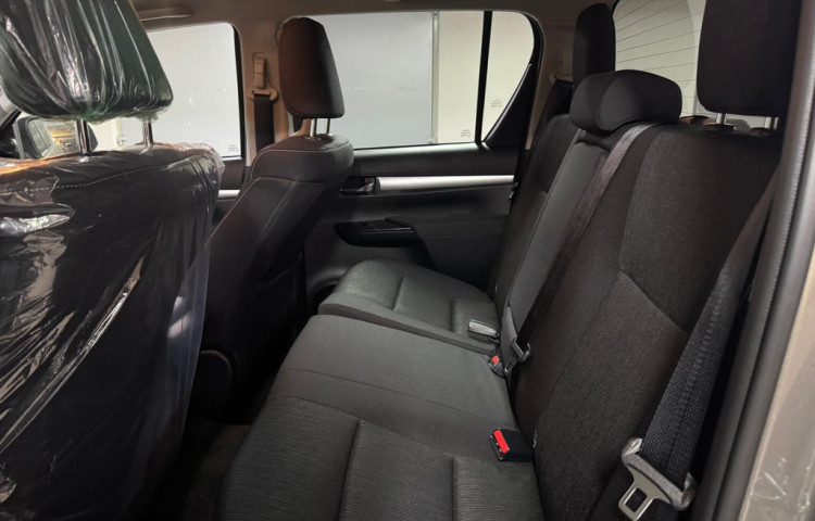 Toyota Hilux Active 2.8 Double Cab 6 MT