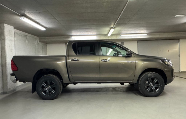 Toyota Hilux Active 2.8 Double Cab 6 MT