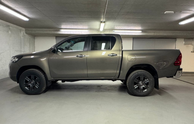 Toyota Hilux Active 2.8 Double Cab 6 MT