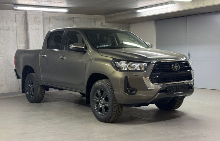 Toyota Hilux Active 2.8 Double Cab 6 MT