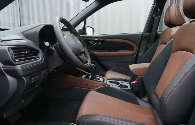 Subaru Forester TOURING 4X4. K ODBĚRU IHNED!