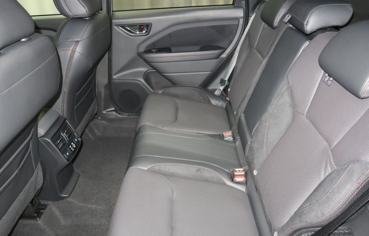 Subaru Forester TOURING 4X4. K ODBĚRU IHNED!
