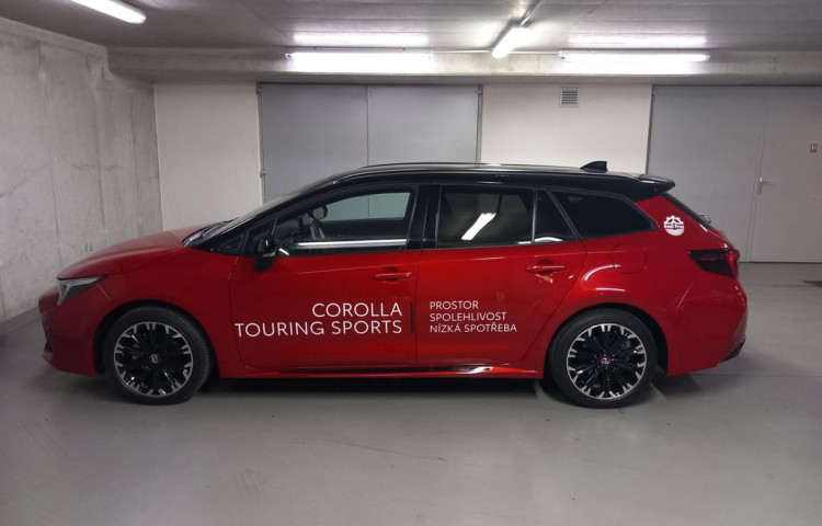 Toyota Corolla GR SPORT Dynamic 1.8 Hybrid