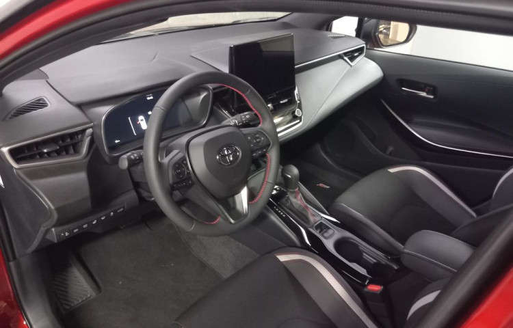 Toyota Corolla GR SPORT Dynamic 1.8 Hybrid