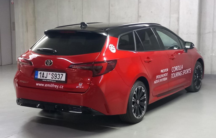 Toyota Corolla GR SPORT Dynamic 1.8 Hybrid