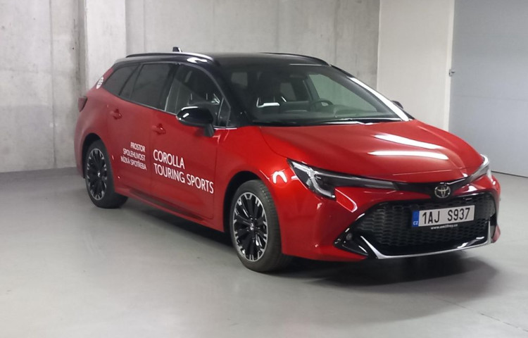 Toyota Corolla GR SPORT Dynamic 1.8 Hybrid