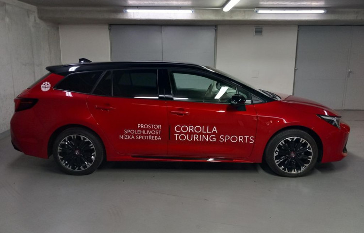 Toyota Corolla GR SPORT Dynamic 1.8 Hybrid