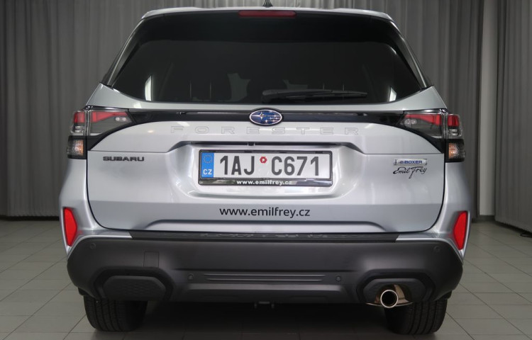 Subaru Forester TOURING 4X4. Předváděcí vůz.
