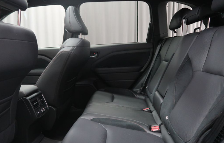 Subaru Forester TOURING 4X4. Předváděcí vůz.