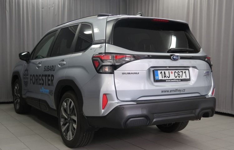 Subaru Forester TOURING 4X4. Předváděcí vůz.