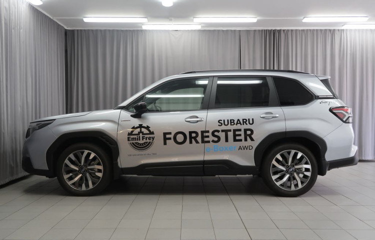 Subaru Forester TOURING 4X4. Předváděcí vůz.